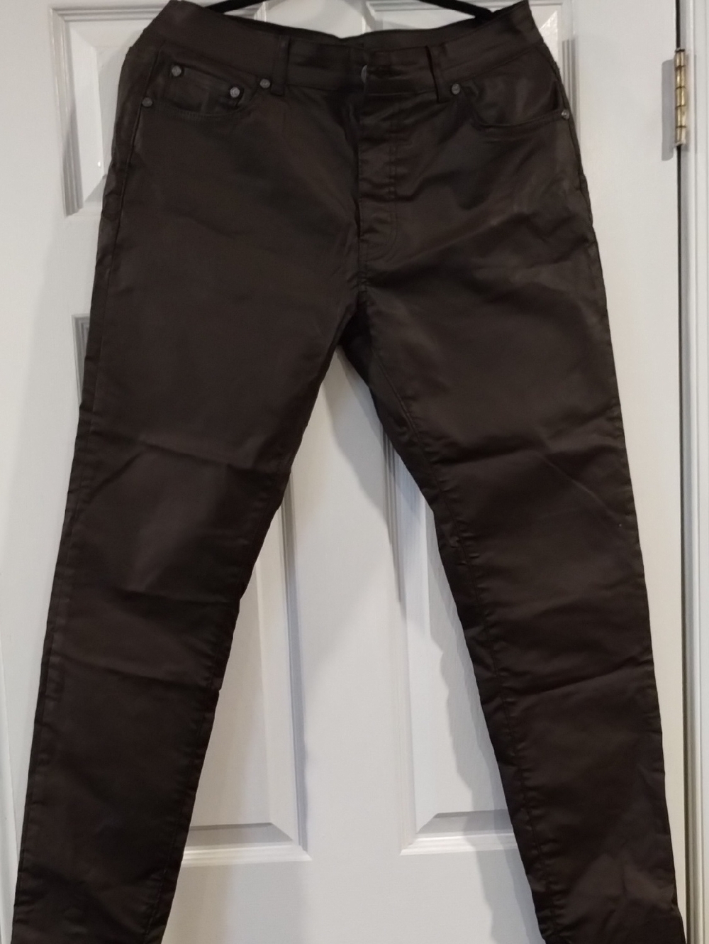 Boohoo Men's Skinny Pants in Dark Brown. (04)